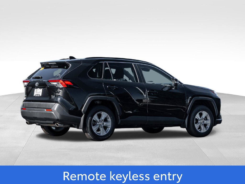 Used 2022 Toyota RAV4 XLE w/ Convenience Package AWD/4WD image 7
