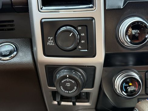 Used 2020 Ford F150 King Ranch w/ Equipment Group 601A Luxury AWD/4WD image 24