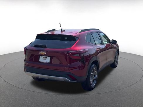 Used 2025 Chevrolet Trax LT w/ LT Convenience Package FWD image 14