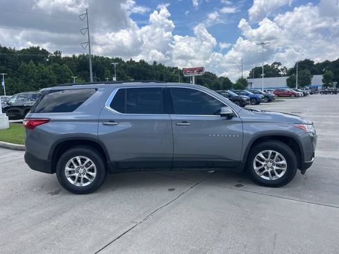 Used 2020 Chevrolet Traverse LT FWD image 10