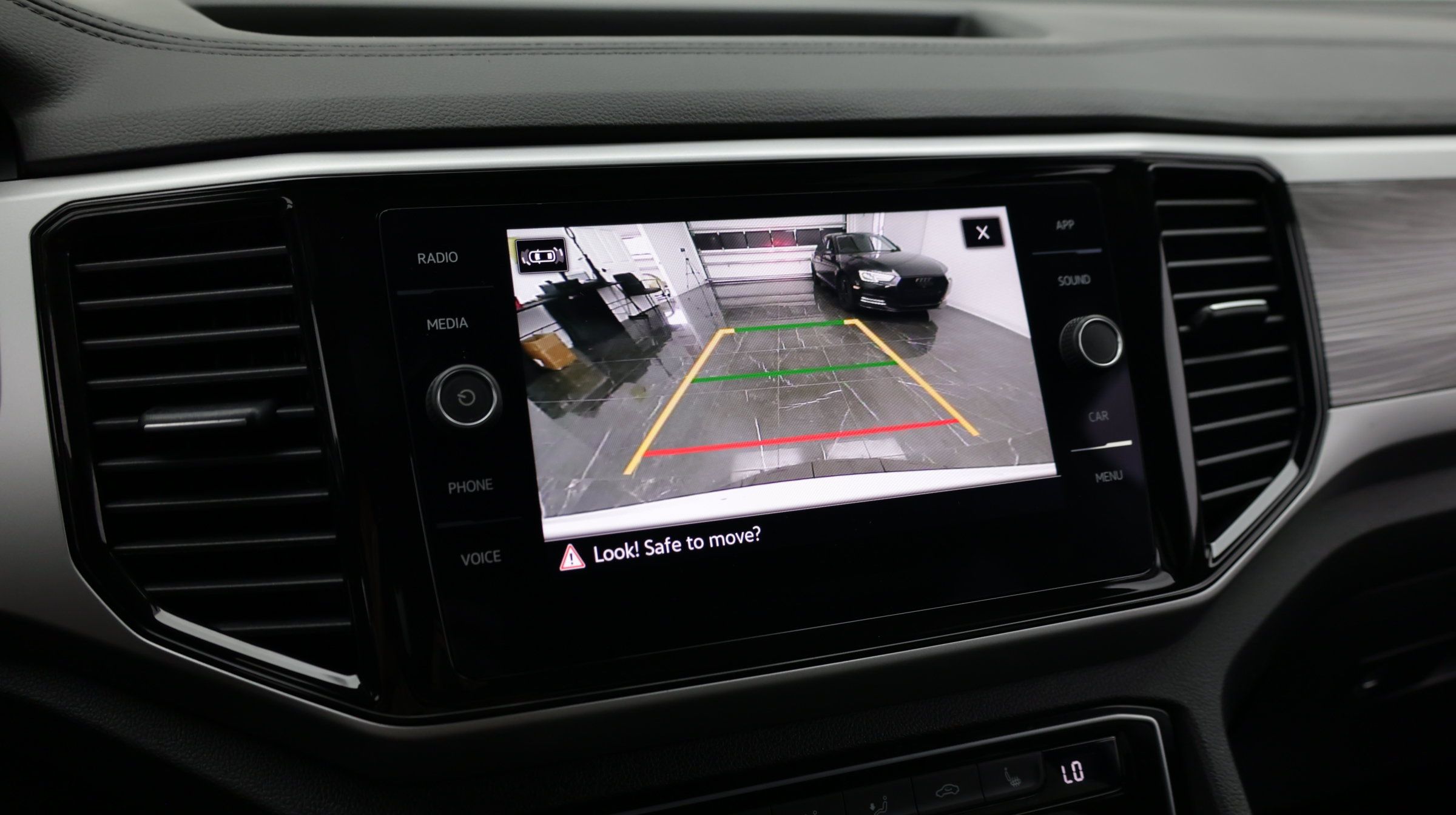 Used 2023 Volkswagen Atlas Cross Sport SE FWD image 17