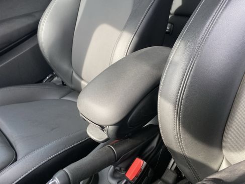 Used 2021 MINI Cooper S image 31