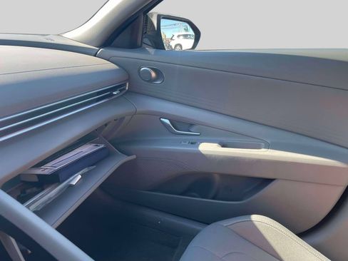 Used 2024 Hyundai Elantra SEL FWD image 31