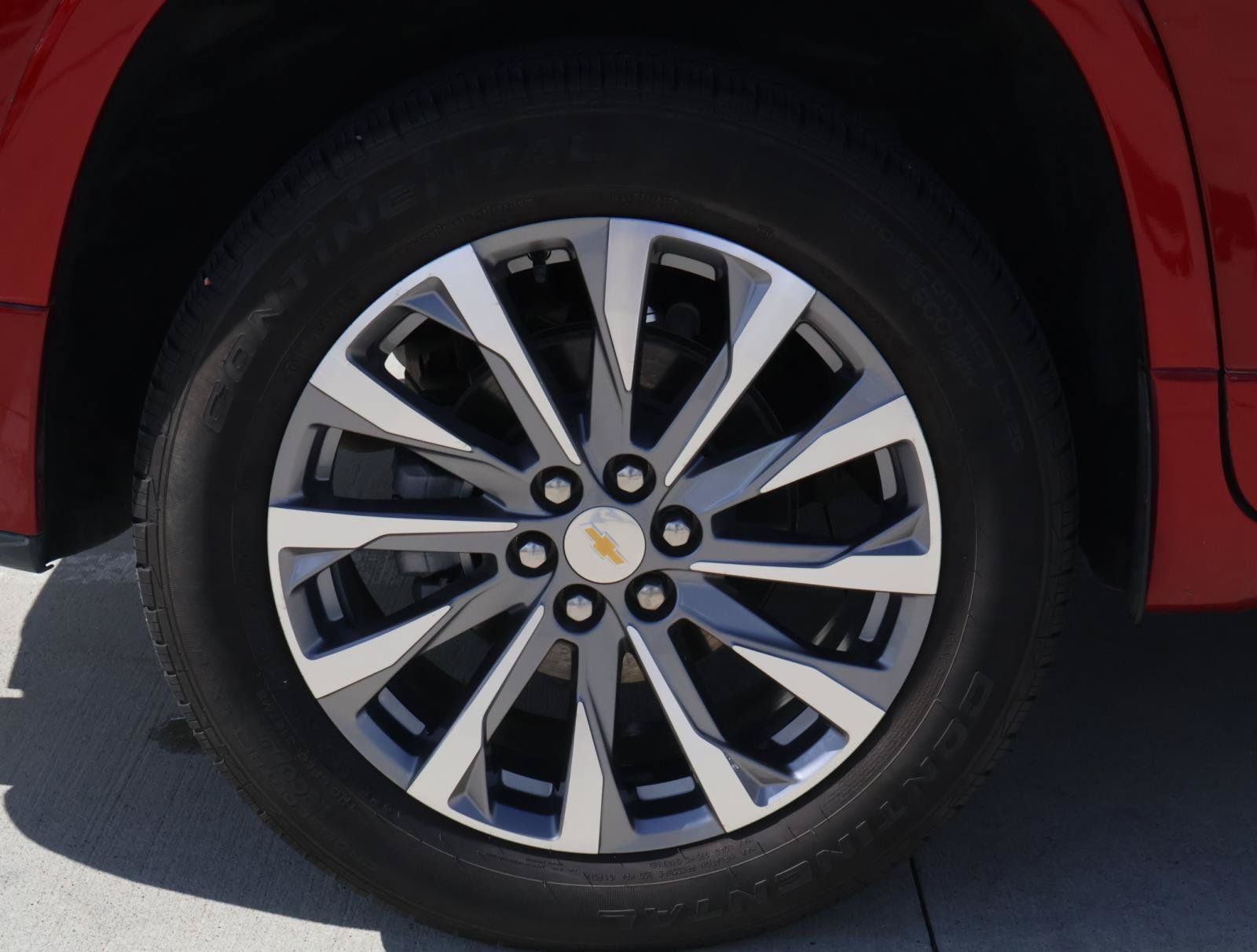 Used 2023 Chevrolet Traverse Premier FWD image 10