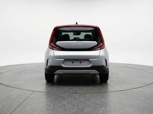 Used 2025 Kia Soul LX w/ LX Technology Package image 6