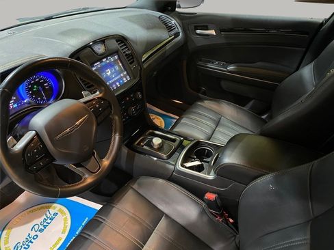 Used 2019 Chrysler 300 S w/ 300S Alloy Edition RWD image 9