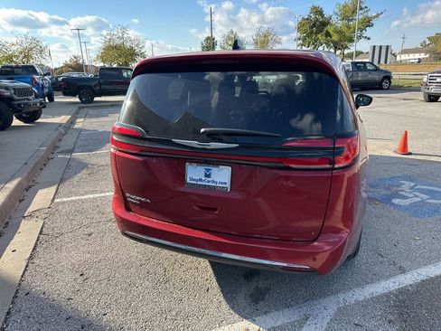 New 2026 Chrysler Pacifica Select image 28