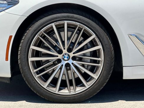 Used 2018 BMW 530i RWD image 12
