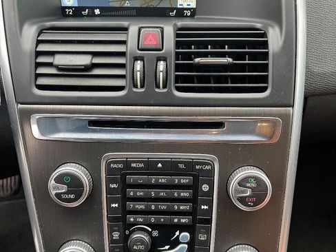 Used 2016 Volvo XC60 T5 Premier w/ Proximity Package image 16