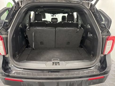 Used 2020 Ford Explorer XLT w/ Equipment Group 202A AWD/4WD image 14