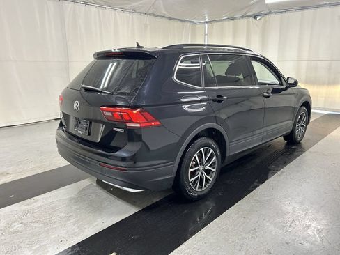 Used 2019 Volkswagen Tiguan SE w/ Panoramic Sunroof Package AWD/4WD image 2