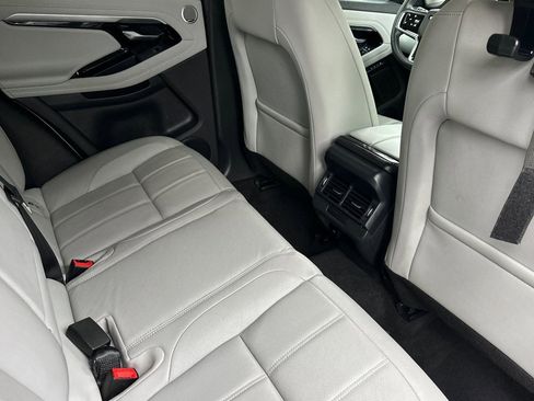 Used 2023 Land Rover Range Rover Evoque SE image 31