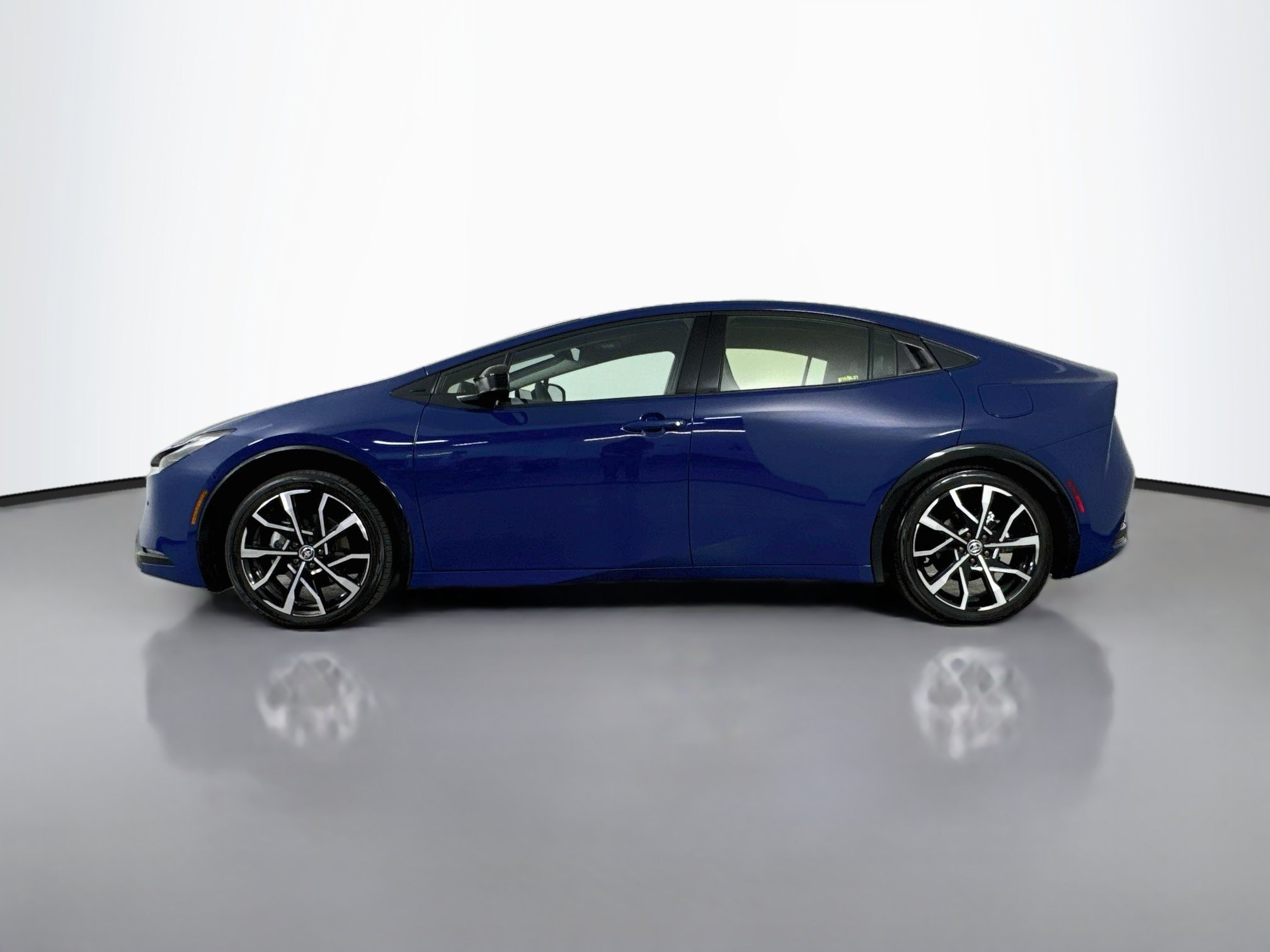 Certified 2026 Toyota Prius Plug-In Hybrid w/ Limited Premium Package FWD image 4