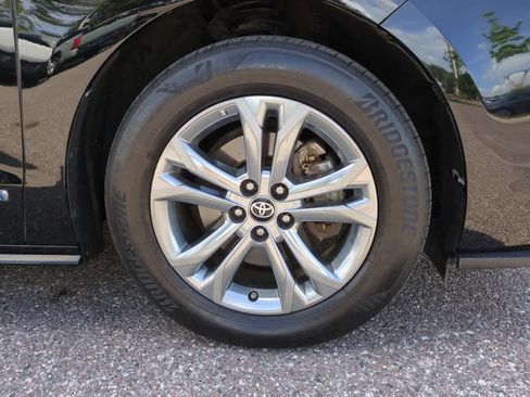 Used 2021 Toyota Sienna XSE AWD/4WD image 11