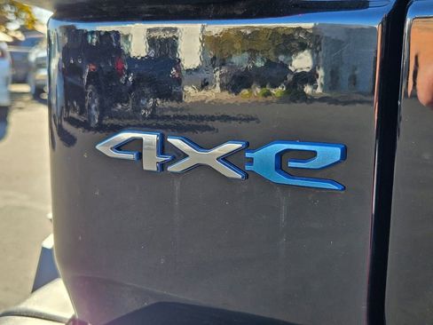 Used 2024 Jeep Wrangler Unlimited Sahara image 33