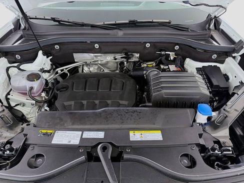 Used 2025 Volkswagen Atlas SE image 31