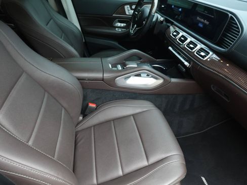 Used 2022 Mercedes-Benz GLS 450 4MATIC image 16