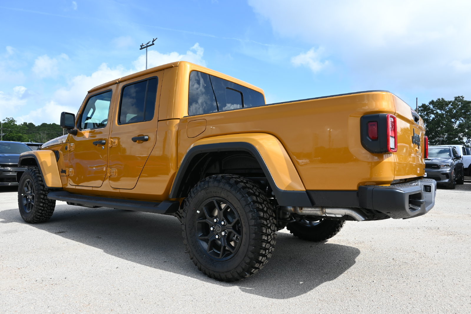 New 2026 Jeep Gladiator Sport AWD/4WD image 2
