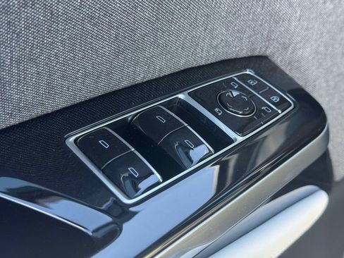 Used 2025 Cadillac Escalade Sport Platinum w/ LPO, ONYX Package AWD/4WD image 17
