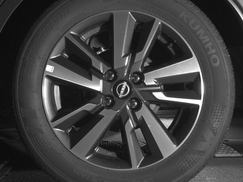 Used 2025 Nissan Versa SV image 14