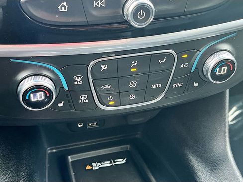 Used 2023 Chevrolet Traverse RS AWD/4WD image 16