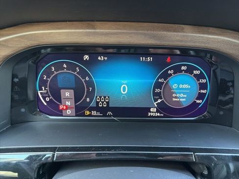 Used 2025 Volkswagen Atlas SE image 17