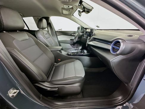 Used 2025 Chevrolet Trax LT image 28