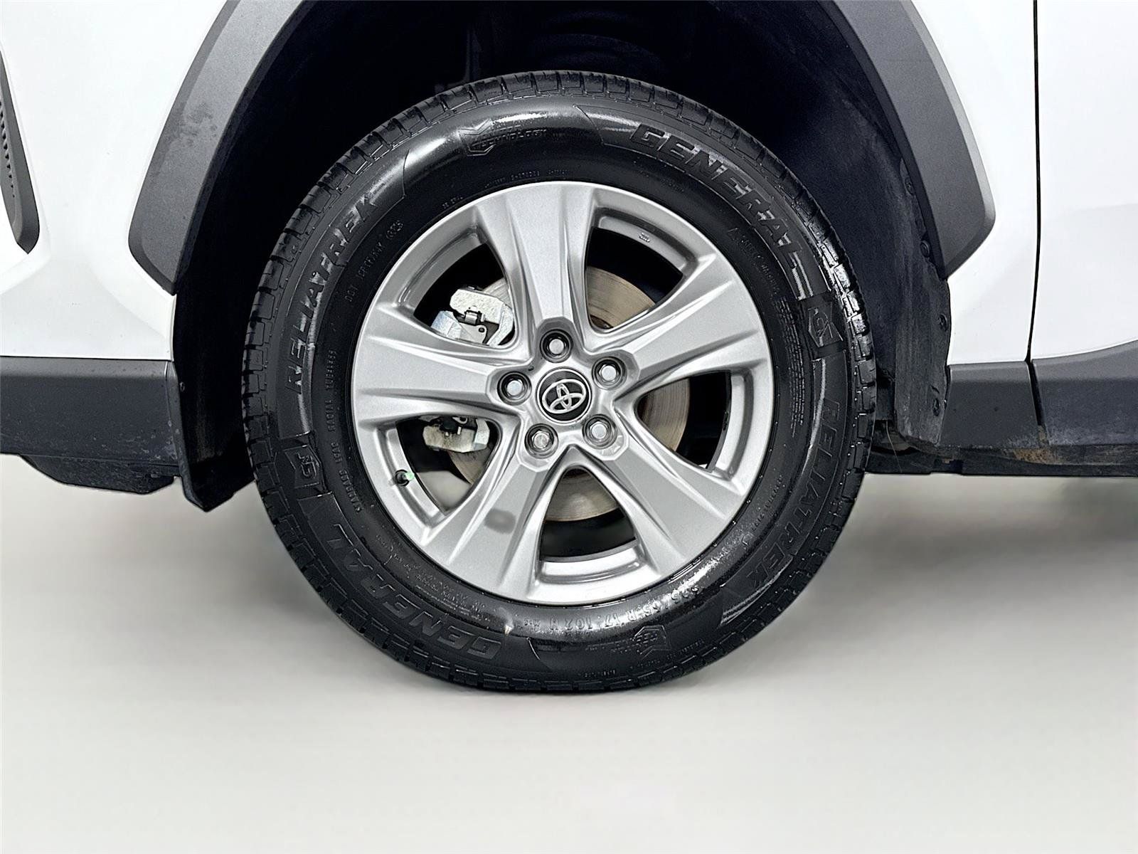 Certified 2025 Toyota RAV4 XLE FWD image 43