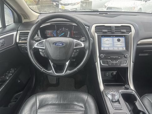 Used 2018 Ford Fusion SE w/ Equipment Group 602A image 21