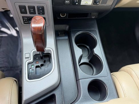 Used 2015 Toyota Sequoia Platinum AWD/4WD image 89
