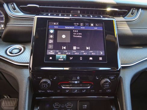 Used 2023 Jeep Grand Cherokee L Laredo AWD/4WD image 22