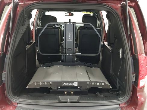 Used 2019 Dodge Grand Caravan GT image 27