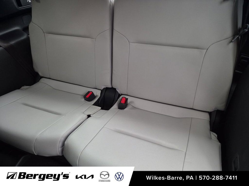 Used 2023 Mitsubishi Outlander SEL AWD/4WD image 25