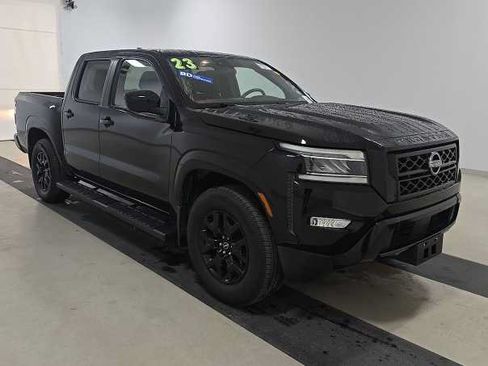Used 2023 Nissan Frontier SV w/ Midnight Edition Package RWD image 2