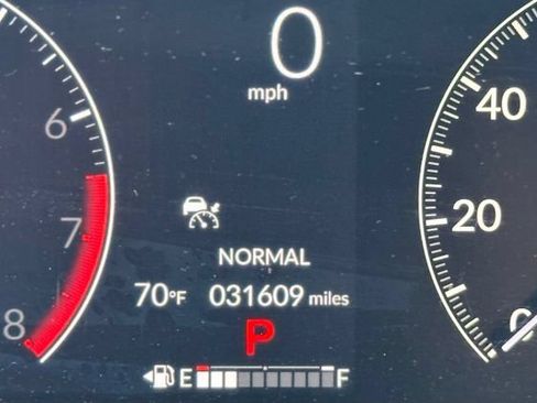 Used 2025 Honda Pilot Touring image 16