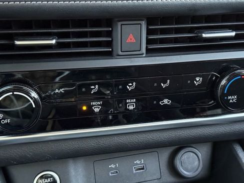 Used 2023 Nissan Rogue S image 17