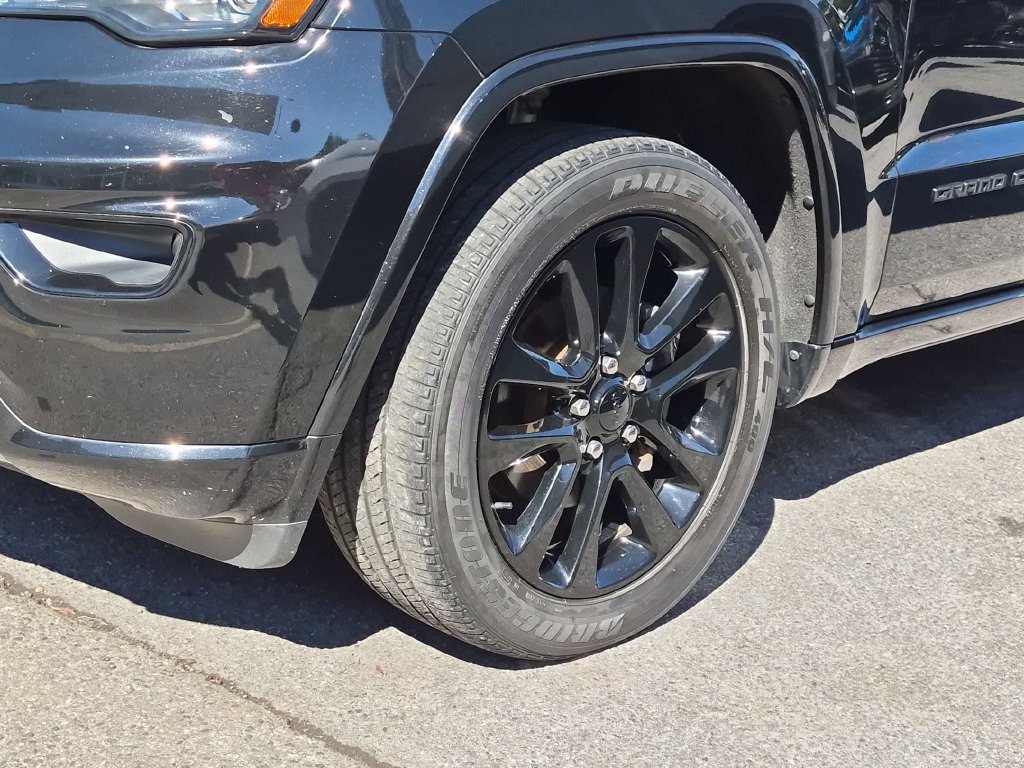 Used 2020 Jeep Grand Cherokee Altitude AWD/4WD image 25