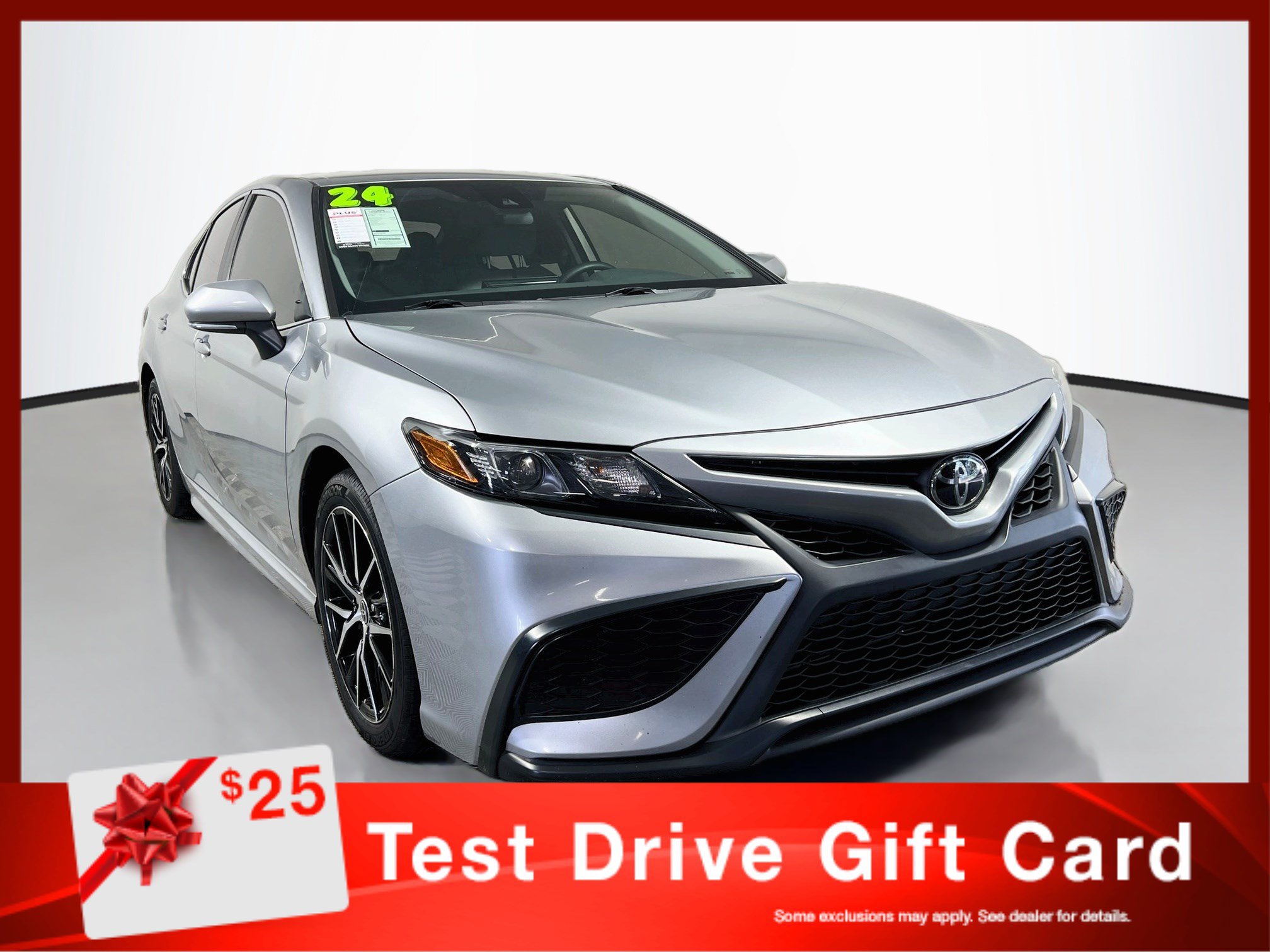 Used 2024 Toyota Camry SE FWD image 1