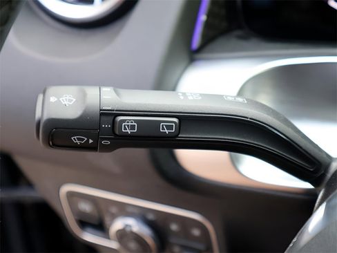 New 2025 Mercedes-Benz GLB 250 4MATIC image 35