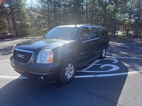 Used 2013 GMC Yukon XL SLT image 3