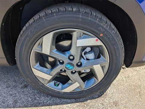 New 2025 Hyundai Venue Limited image 11