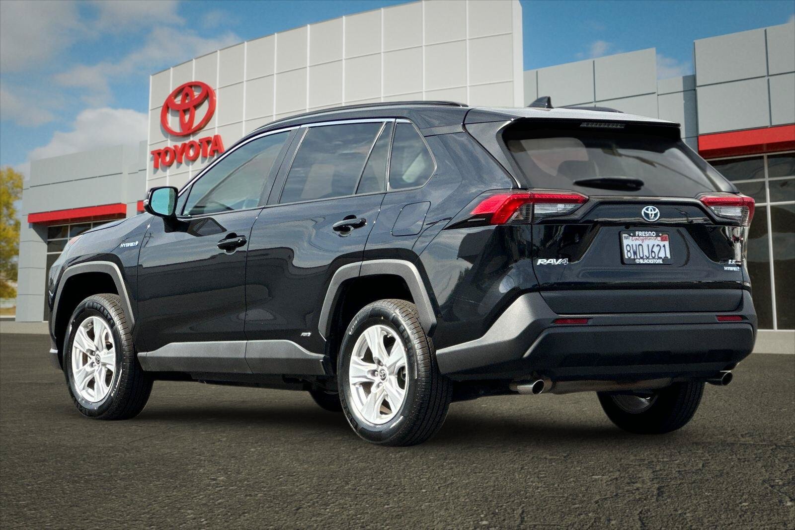 Certified 2021 Toyota RAV4 LE AWD/4WD image 5