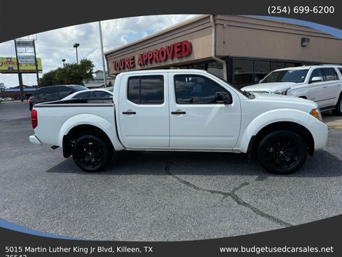 Used 2019 Nissan Frontier SV w/ Value Truck Package AWD/4WD image 4