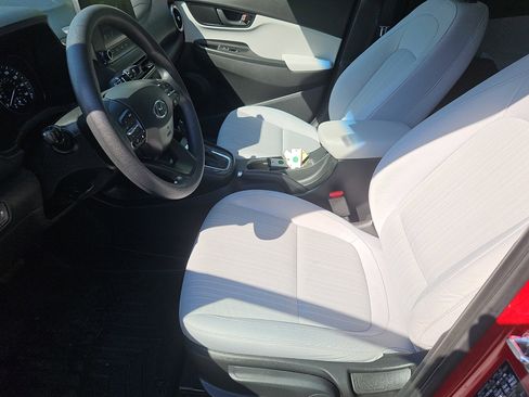 Used 2022 Hyundai Kona SEL AWD/4WD image 15