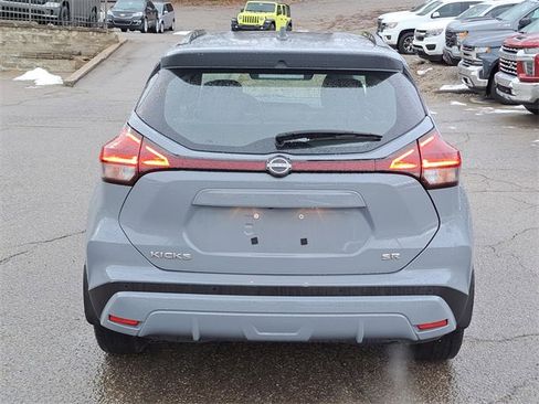 Used 2024 Nissan Kicks SR w/ SR Premium Package image 4