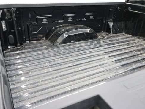 Used 2023 GMC Sierra 2500 SLE w/ SLE Convenience Package image 5