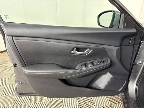 Used 2024 Nissan Sentra SV FWD image 15