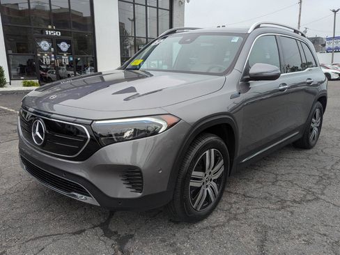 Used 2022 Mercedes-Benz EQB 300 4MATIC image 2