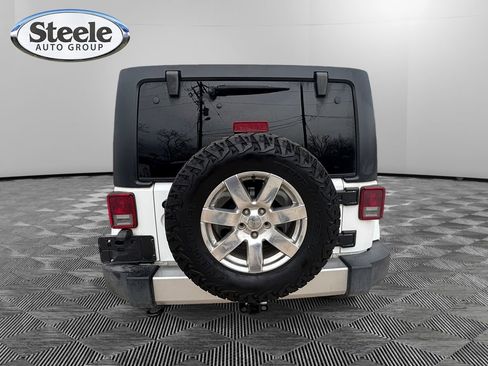 Used 2018 Jeep Wrangler Unlimited Sahara w/ Connectivity Group image 4