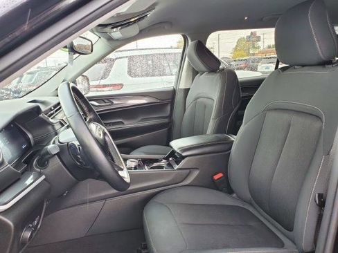 Used 2021 Jeep Grand Cherokee L Laredo w/ Luxury Tech Group I image 8